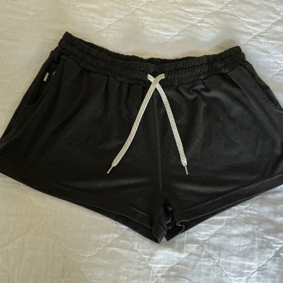 Vuori Halo Performance Shorts Black Heather XL - Picture 2 of 2